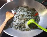 Foto langkah ke 4 dari resep Daun Singkong Kuah Santan.
