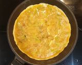 Foto del paso 4 de la receta: Tortilla exprés de patata y calabacín jugosa