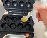 A picture of step 3 of Cup Cheese Bread.