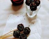 A picture of step 6 of Chocolate pops.