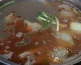 Hình bước làm 2 của món Bún bò giò heo.