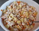 Foto del paso 3 de la receta: Ensaladilla de merluza y langostinos