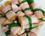 Hình bước làm 3 của món Ba rọi xông khói cuộn đậu hủ và phi lê cá basa chiên