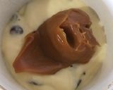 Foto del paso 2 de la receta: Mug cake limón y chips de choco (sin azúcar, manteca ni aceite)