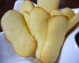 A picture of step 9 of Crispy Langue de Chat.