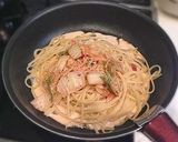 A picture of step 10 of Addictive Kimchi and Bacon Cream Pasta.