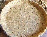 Foto del paso 4 de la receta: Quiche vegetariana de espárragos, setas shimiji marrón y crema de ricotta