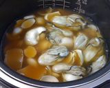 A picture of step 2 of Lily Bulb & Oysters Jasmine Rice.