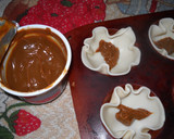Foto del paso 2 de la receta: Florcitas del amor con ensalada de frutas y dulce de leche