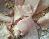 รูปขั้นตอนการทำที่ 2 ของ "บร็อคโคลี่หมูสามชั้นผัดน้ำมันหอย" 🥦🥓