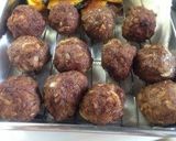 A picture of step 5 of Crispy and Fluffy Meatballs with Sweet-Sour Sauce.