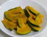 A picture of step 2 of Whet Your Appetite! Stir-Fried Kabocha Squash with Chinese-Seasoning.