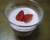 A picture of step 5 of Easy Strawberry Mousse.