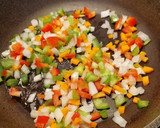Foto del paso 3 de la receta: Cinta de lomo en salsa