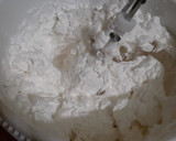 Foto langkah ke 9 dari resep Bolu Tiramisu Kukus (Birthday Cake).