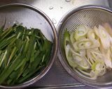 A picture of step 2 of Spicy Pork & Tteokbokki.