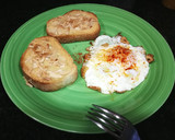 Foto del paso 5 de la receta: Huevo frito con tostadas al parmesano