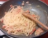 A picture of step 8 of Pasta with pesto, ricotta cheese and tomato.