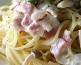 A picture of step 5 of Pasta with Bacon, Shimeji Mushrooms and Cream Sauce.