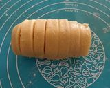 Foto langkah ke 6 dari resep Pisang Bolen Lilit.
