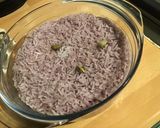 Une image de l'étape 3 de Dôme de riz rose au bouillon de chou rouge et cardamome.