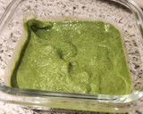 Foto del paso 1 de la receta: Salsa pesto diferente y cremosa