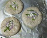 A picture of step 6 of Paneer stuffed foccasia bun.
