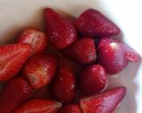 Foto del paso 2 de la receta: Frutillas con Crema🍓
