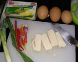 Foto langkah ke 1 dari resep Telur gulung, keju goreng, Alpukat keju ala DEBM.