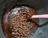 Foto langkah ke 6 dari resep Muffin coklat no mixer.