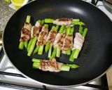 Hình bước làm 3 của món Măng Tây Cuộn bacon
