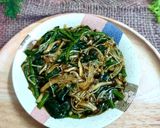 Hình bước làm 3 của món Cải bó xôi sốt nấm kim châm