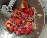 A picture of step 5 of Paneer lababdar.