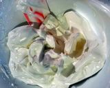 A picture of step 2 of small pavlova.
