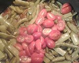 A picture of step 3 of Green beans and pepperoni.
