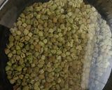 A picture of step 1 of Varutharacha Kadala Curry.