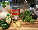 A picture of step 1 of Mike's Very Verde Salsa.
