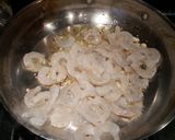 A picture of step 3 of Quick shrimp scampi.