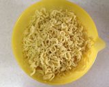 A picture of step 2 of Sobameshi - Yakisoba Noodles and Rice.