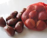 A picture of step 1 of Classic Chestnuts Simmered in Inner Skins.