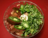 Foto del paso 5 de la receta: Salsa de tomate casera picante, con aceitunas y jengibre rosa.