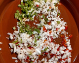 Foto del paso 2 de la receta: Arroz meloso con gambones, calamares y almejas