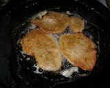 Foto del paso 3 de la receta: Milanesas de cerdo al disco de arado