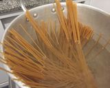 Foto del paso 4 de la receta: Cerdo y pasta con miel