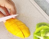 Foto langkah ke 3 dari resep Pudding Susu Topping Buah.