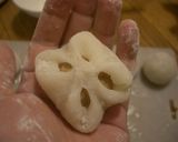 A picture of step 14 of White Chocolate Daifuku with Walnuts and Kinako.