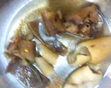 A picture of step 1 of Peppered Ponmo.