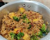 A picture of step 8 of BROCCOLI PULAO in COOKER.