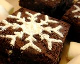 A picture of step 8 of Snow Crystal Chocolate Brownies.