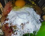 A picture of step 5 of Chicken burger petties.
